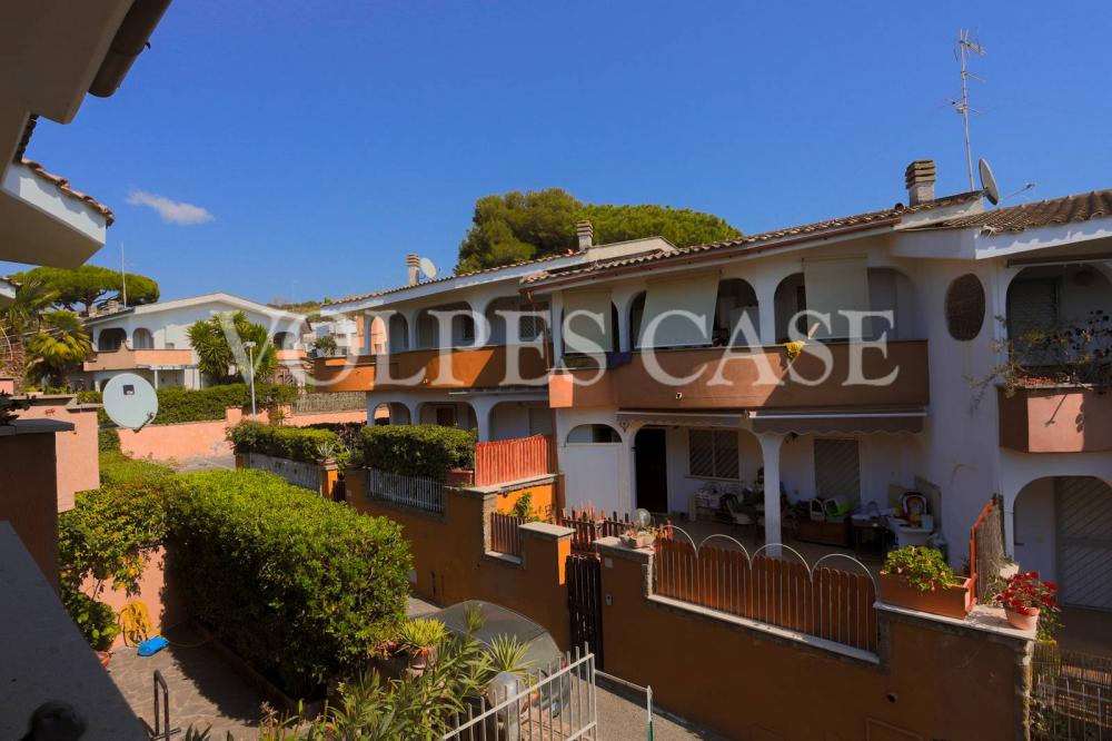 Villa indipendente quadrilocale in vendita a Santa Marinella