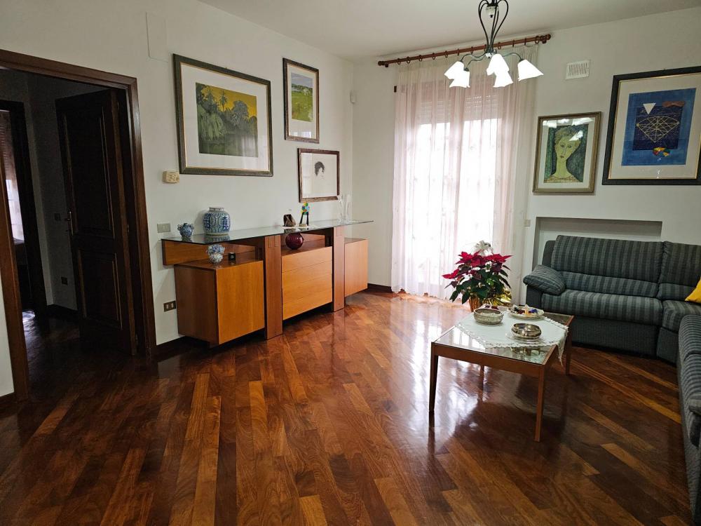 Villa plurilocale in vendita a Giulianova