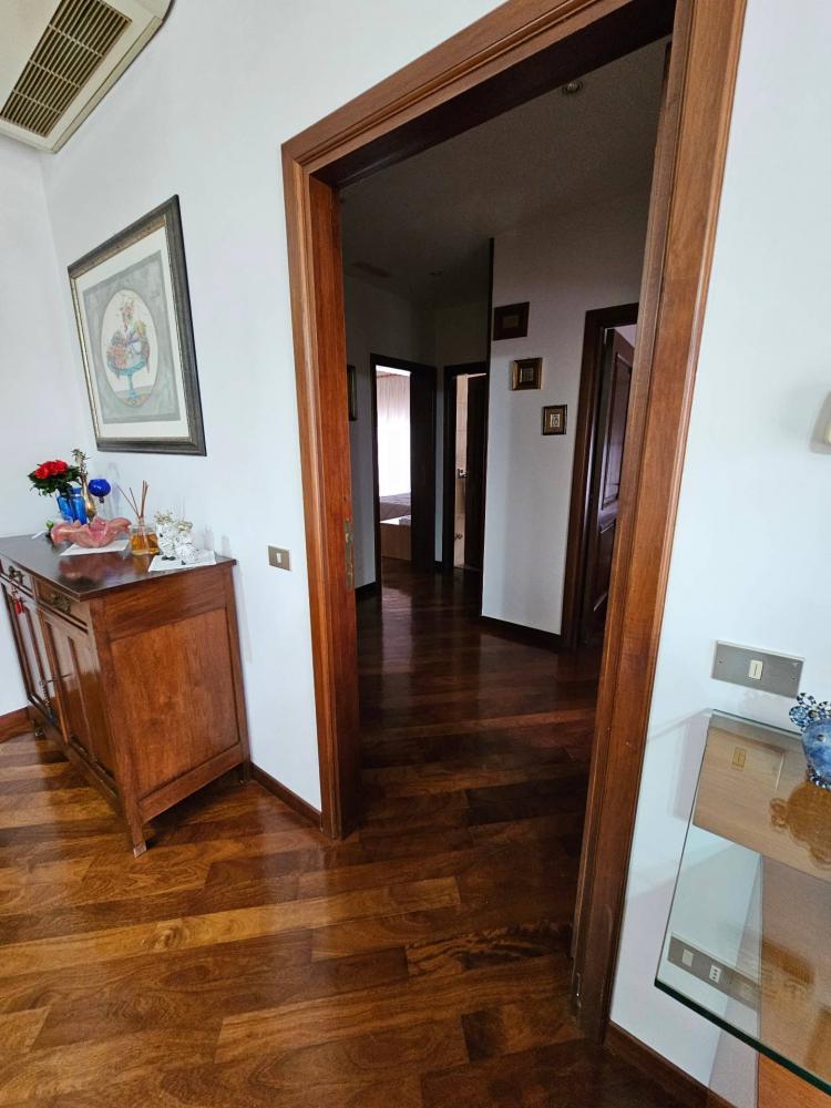Villa plurilocale in vendita a Giulianova