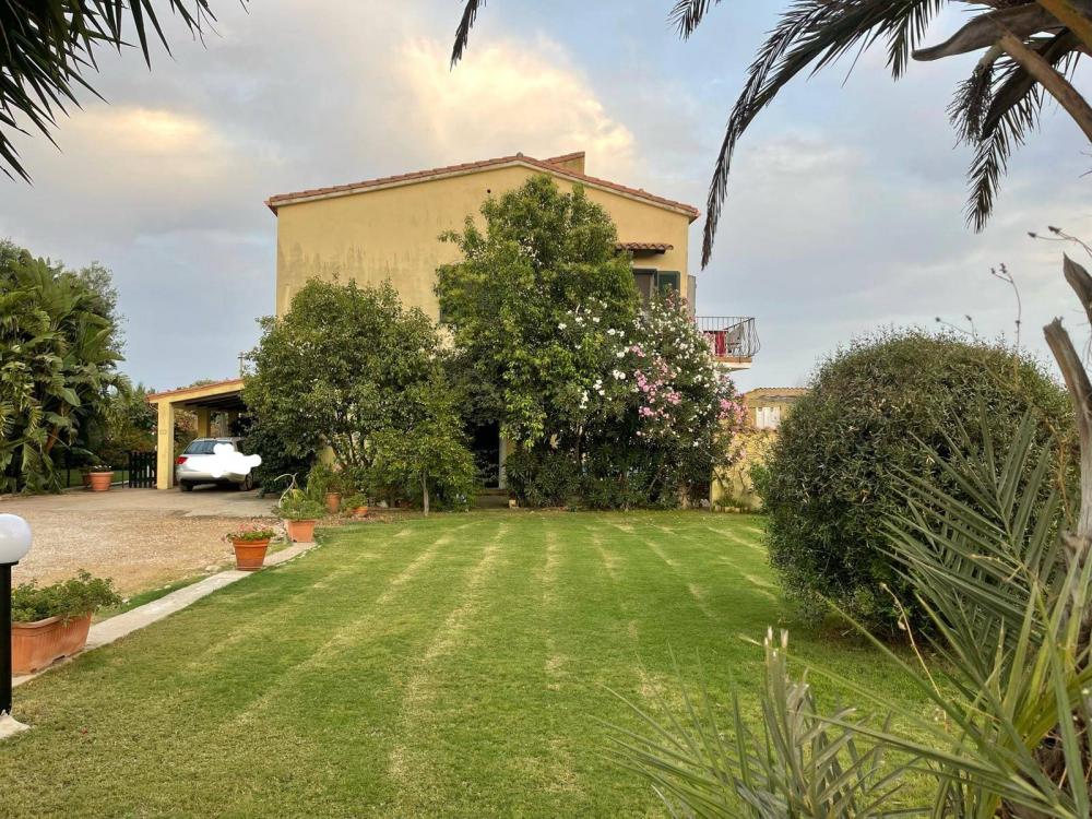 Villa plurilocale in vendita a Pula