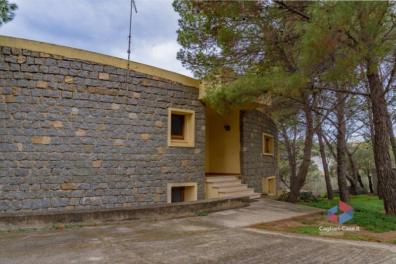 Villa plurilocale in vendita a Quartu Sant'Elena