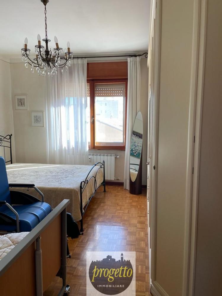 Camera matrimoniale - Appartamento tricamere in vendita a Monfalcone