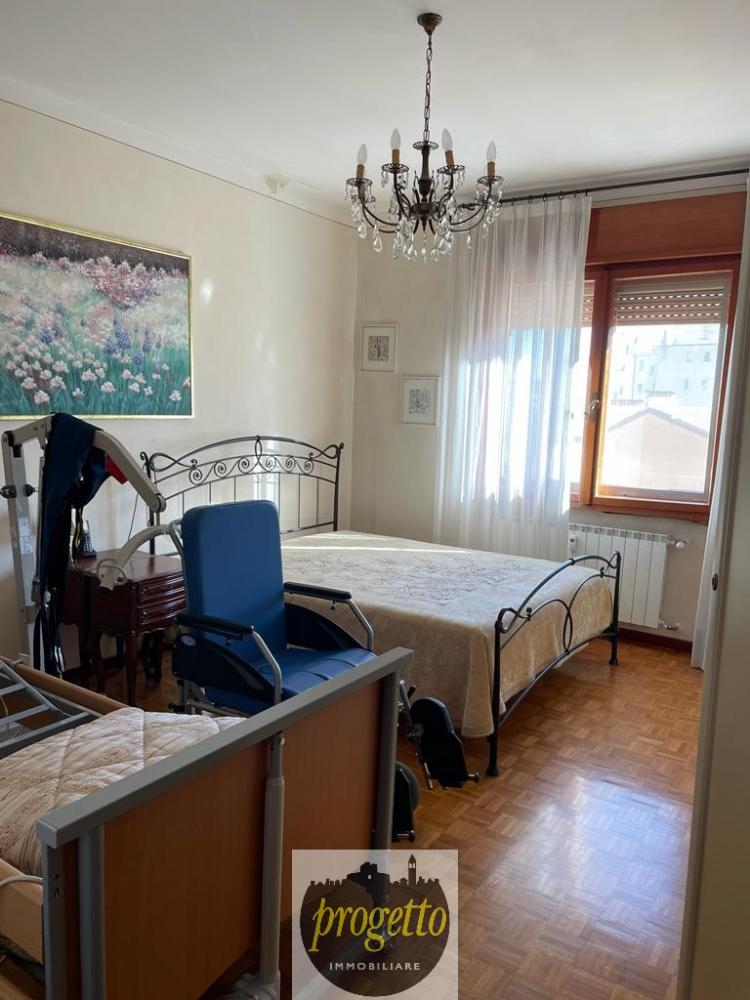 Camera matrimoniale - Appartamento tricamere in vendita a Monfalcone