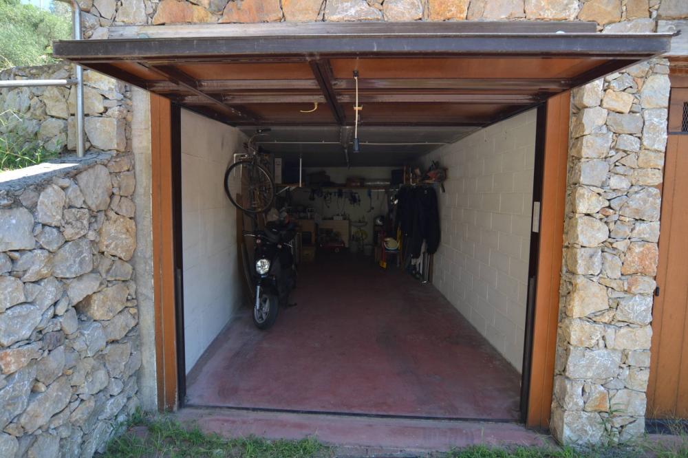 Garage monolocale in vendita a Finale Ligure