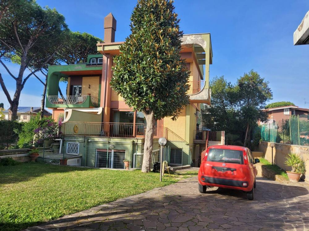 Villa plurilocale in vendita a Fiumicino