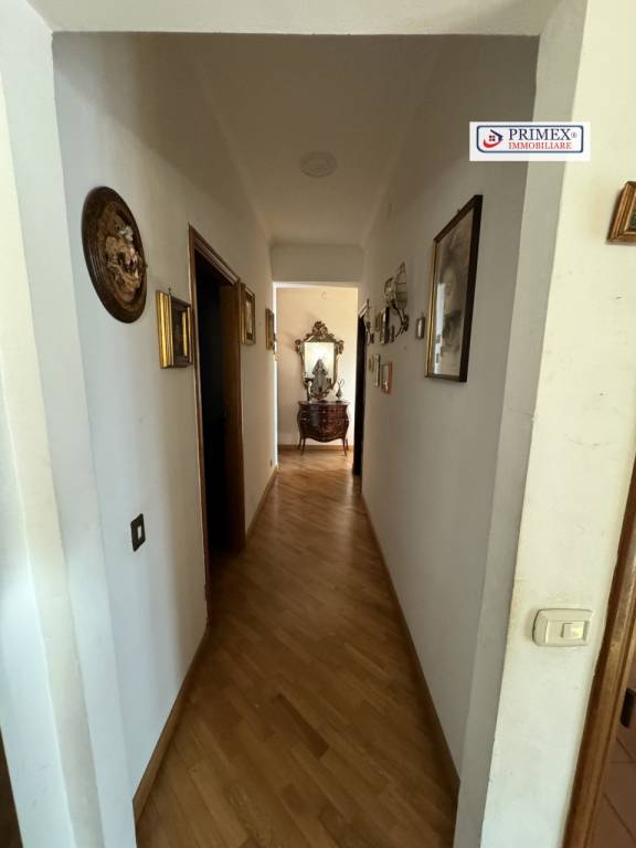 118618dbcef0406fd5c304869edf4dbd - Appartamento quadrilocale in vendita a Roma