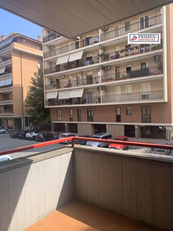 6441adc8c8054b47964771103297b5a3 - Appartamento trilocale in vendita a Roma