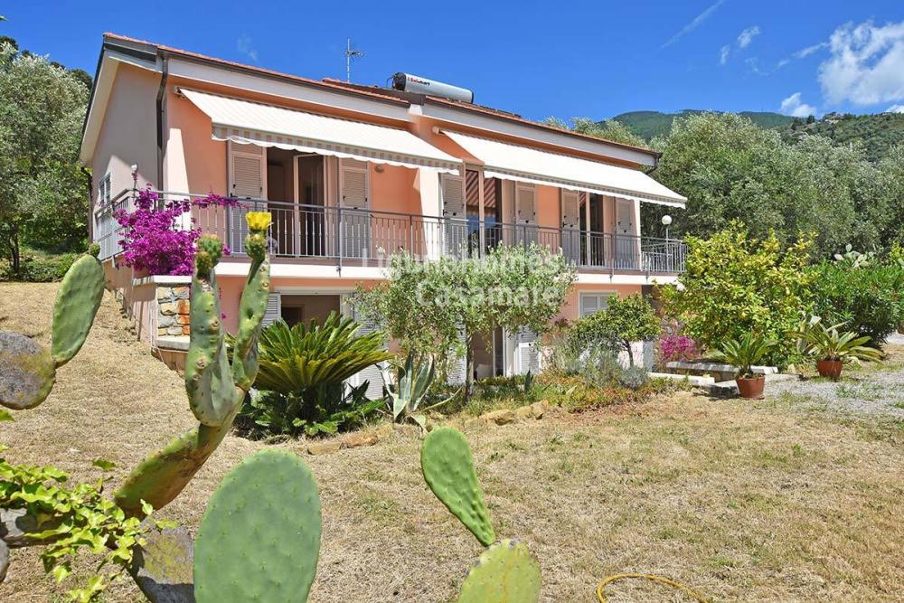 Villa indipendente plurilocale in vendita a Sanremo