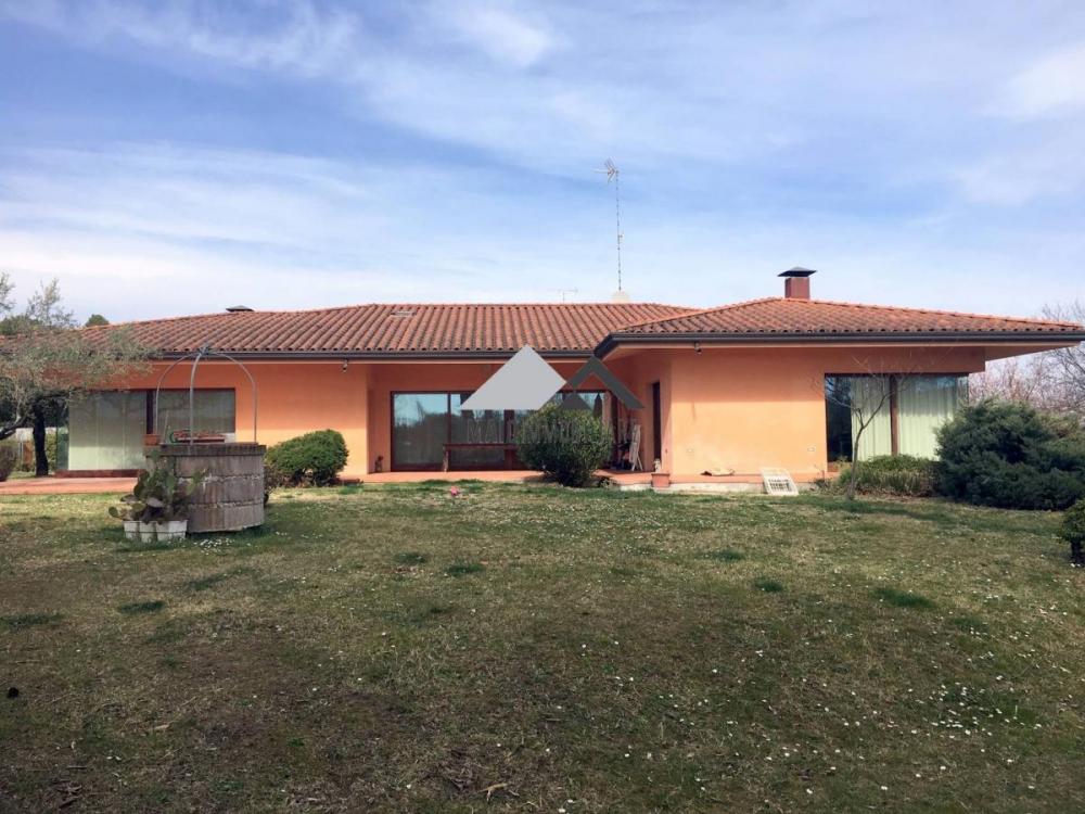 Villa indipendente plurilocale in vendita a Misano Adriatico