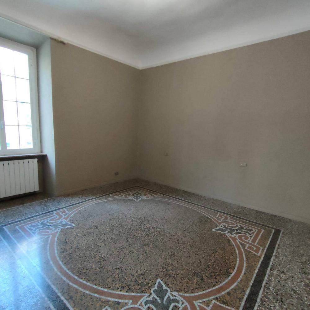 Appartamento plurilocale in vendita a Savona