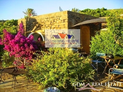 Villa indipendente trilocale in vendita a Pantelleria