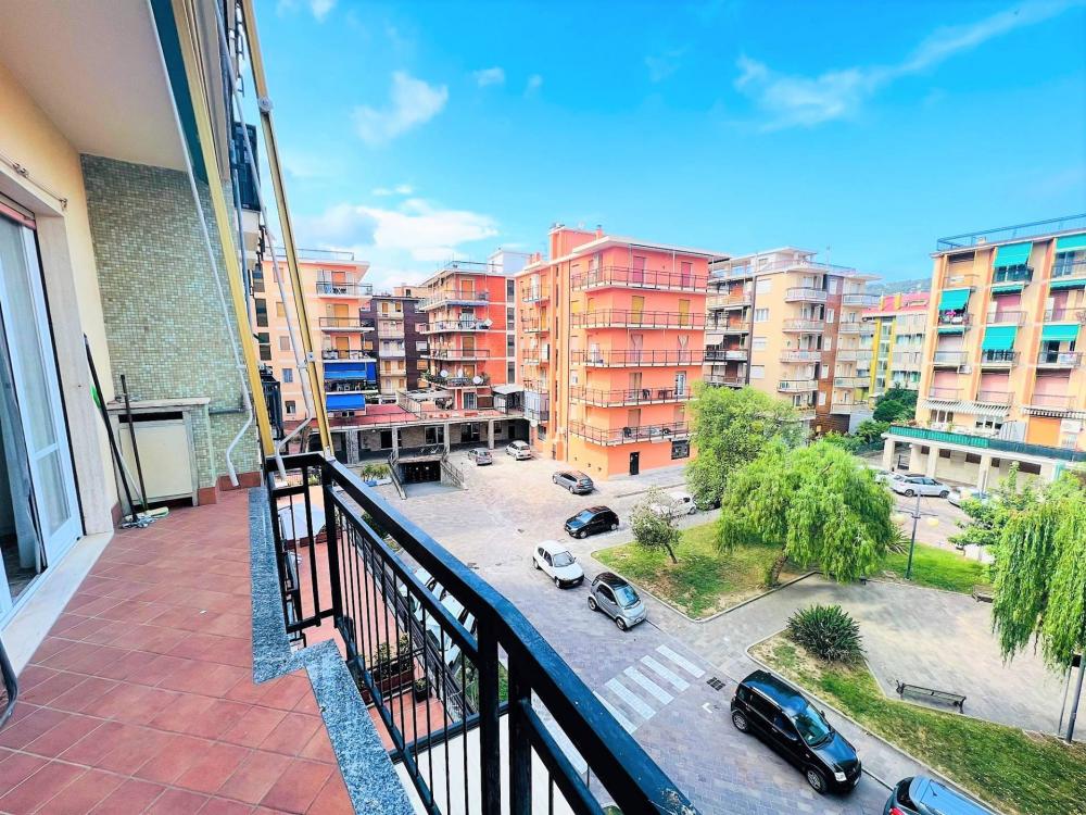 Appartamento trilocale in vendita a Andora