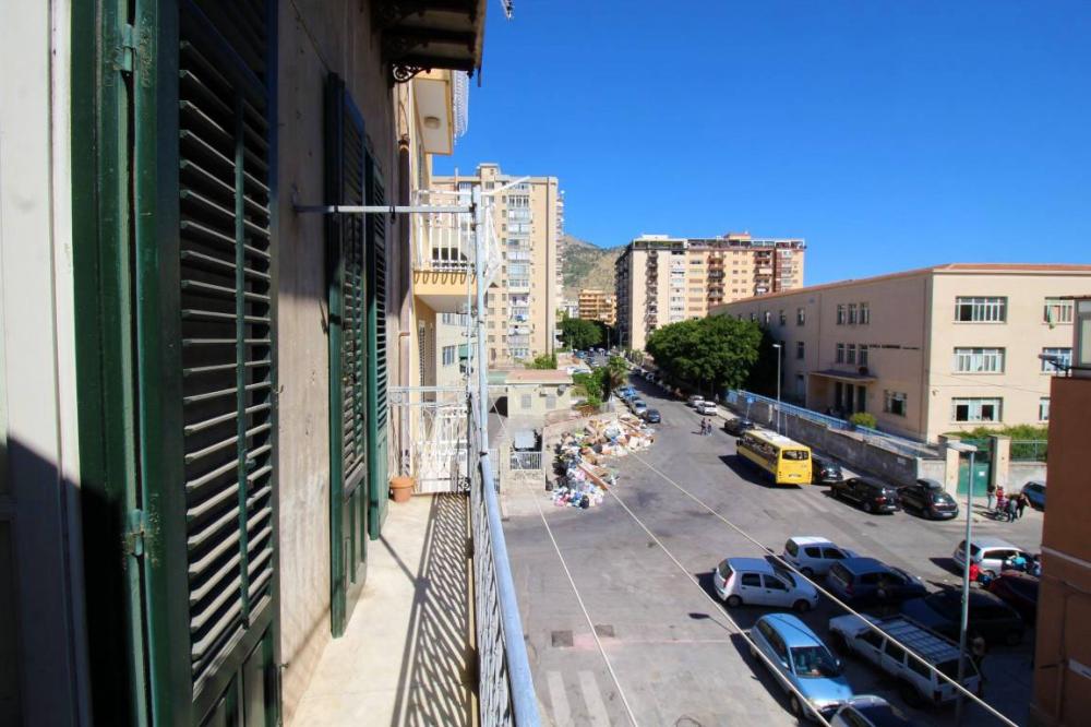 Appartamento plurilocale in vendita a Palermo