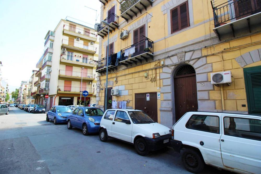 Appartamento quadrilocale in vendita a Palermo