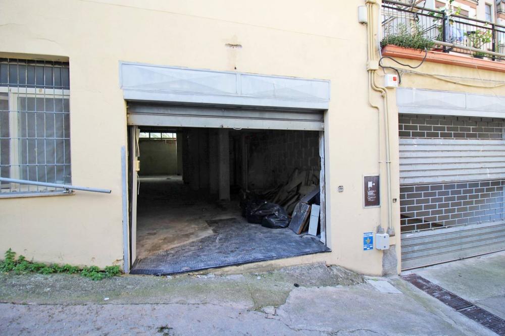 Garage plurilocale in vendita a Palermo