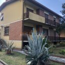 Villa indipendente plurilocale in vendita a Avenza