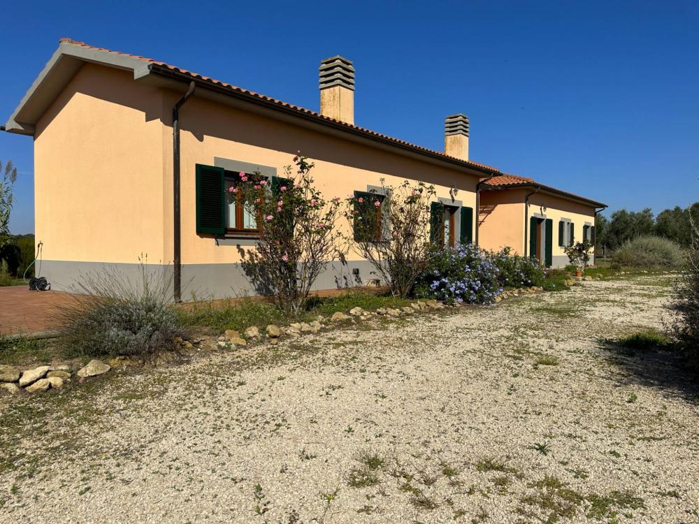 Villa indipendente plurilocale in vendita a Tarquinia