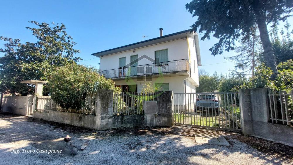 Casa plurilocale in vendita a Altidona
