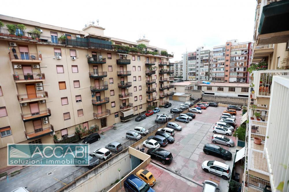 Appartamento plurilocale in vendita a Palermo