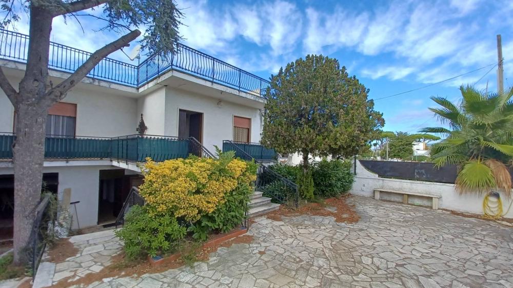 Villa plurilocale in vendita a Terracina