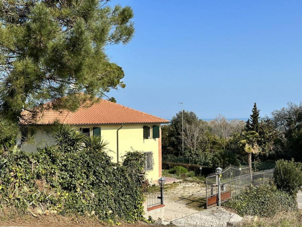 Villa plurilocale in vendita a Porto San Giorgio