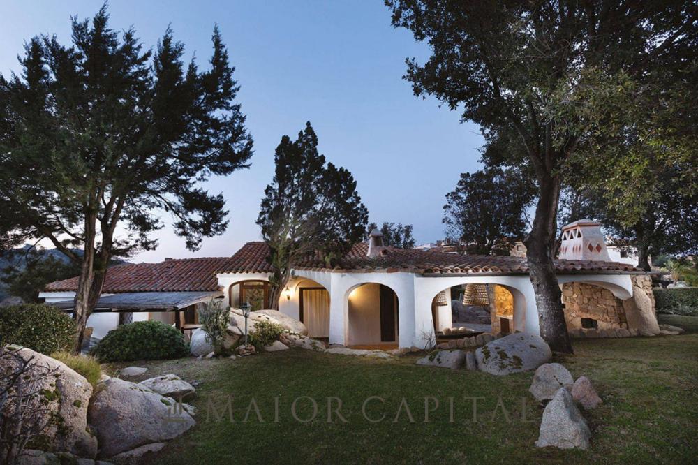 Villa indipendente plurilocale in vendita a Arzachena