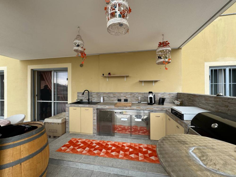 Villa indipendente plurilocale in vendita a Pietra Ligure
