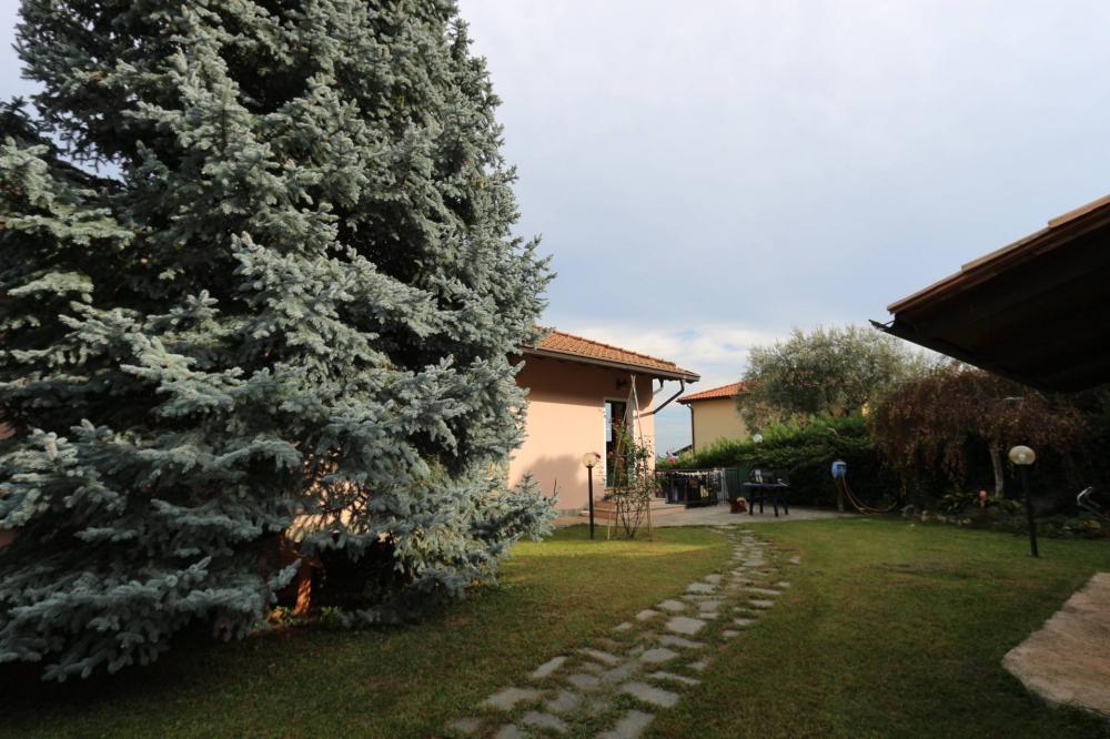 Villa indipendente plurilocale in vendita a Taggia