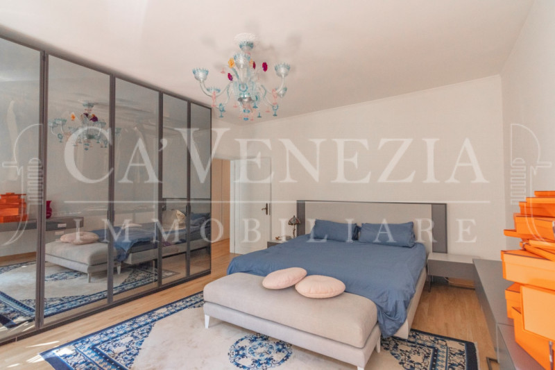 Appartamento plurilocale in vendita a venezia
