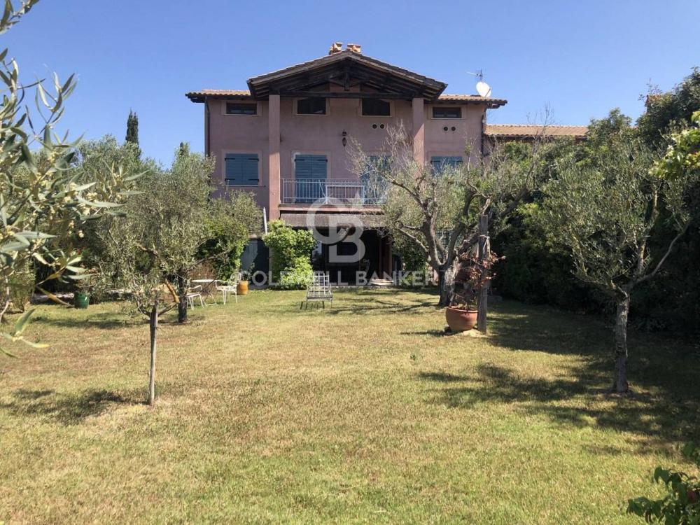 Villa plurilocale in vendita a Ischia di Castro