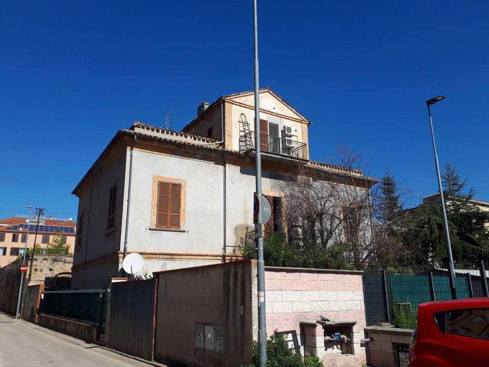 Casa plurilocale in vendita a Giulianova