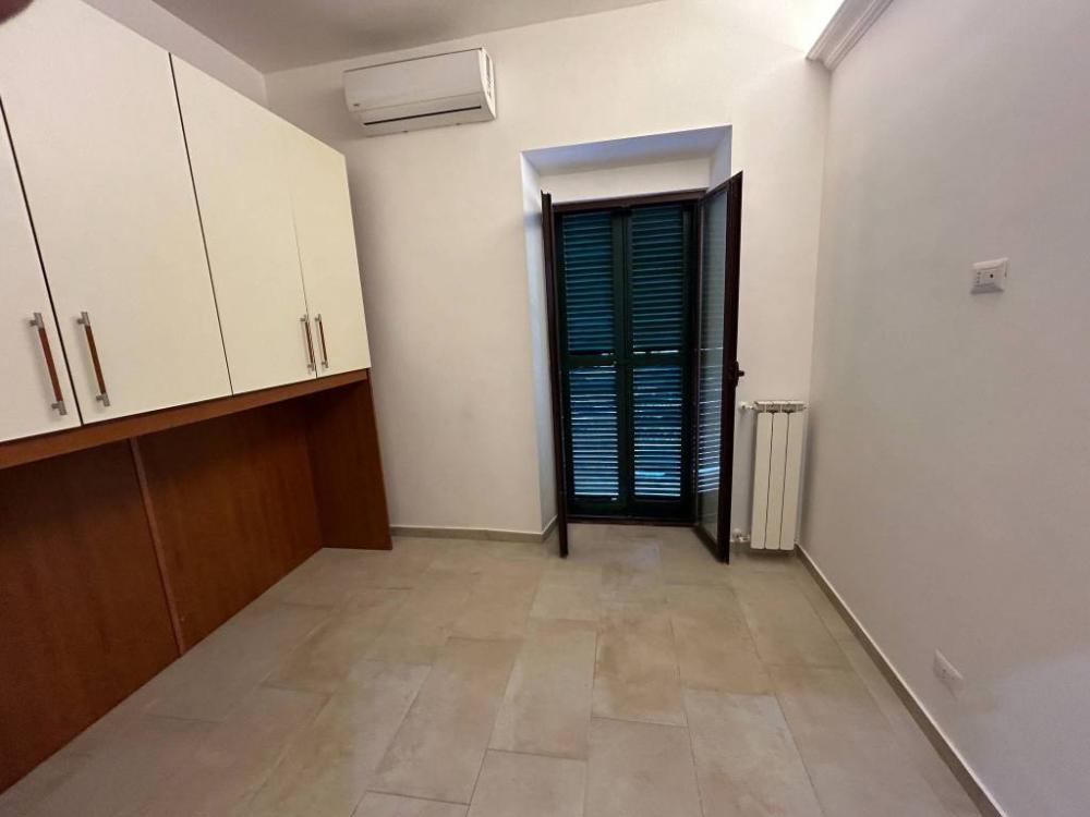 bc198efaa8441b35134bf7b84e3b8692 - Appartamento trilocale in vendita a Roma