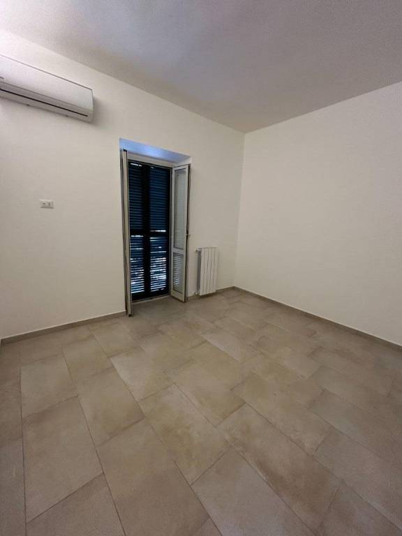 c14229c32919ae51ededbf13a13e163d - Appartamento trilocale in vendita a Roma