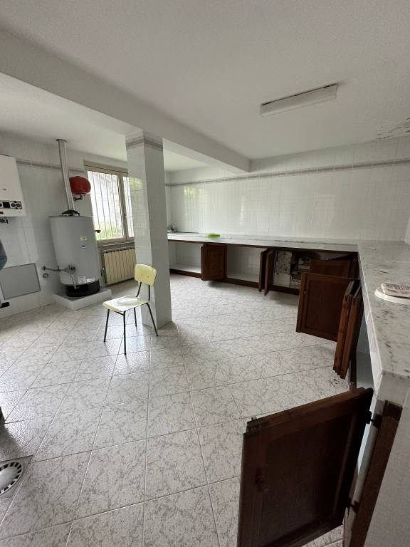 6316bd950ff760f2f9e0dada7abe560a - Casa plurilocale in vendita a Roma