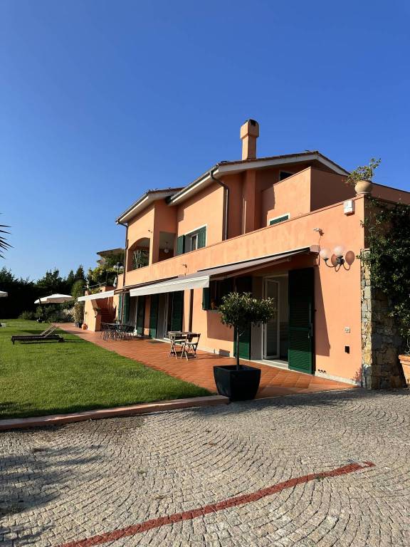 43ba20da69daec73456b561a190a28fe - Villa plurilocale in vendita a Sanremo