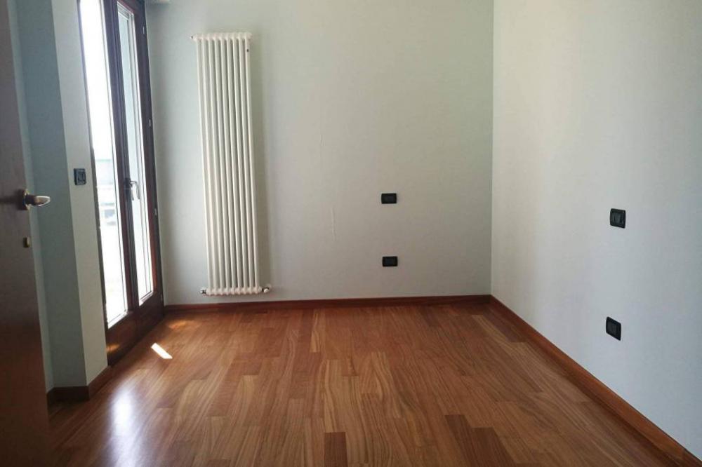 4747b6913fe32a6bf0c0e3de79f1b6ff - Appartamento quadrilocale in vendita a Pescara