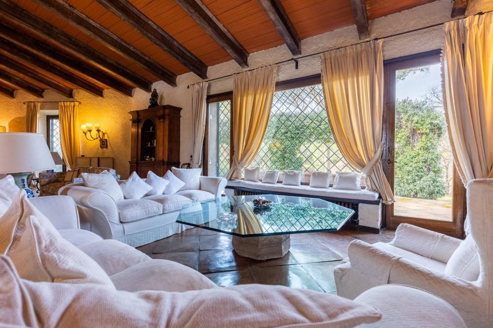 Villa indipendente plurilocale in vendita a Roma
