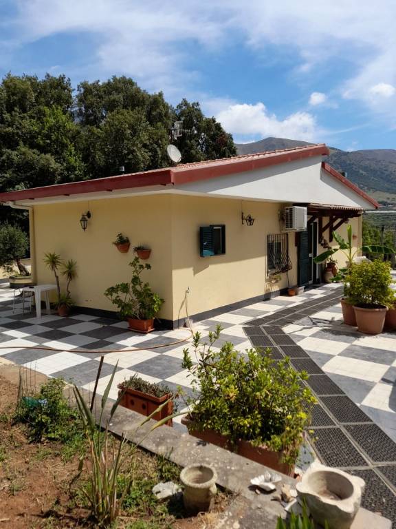 Villa plurilocale in vendita a Formia