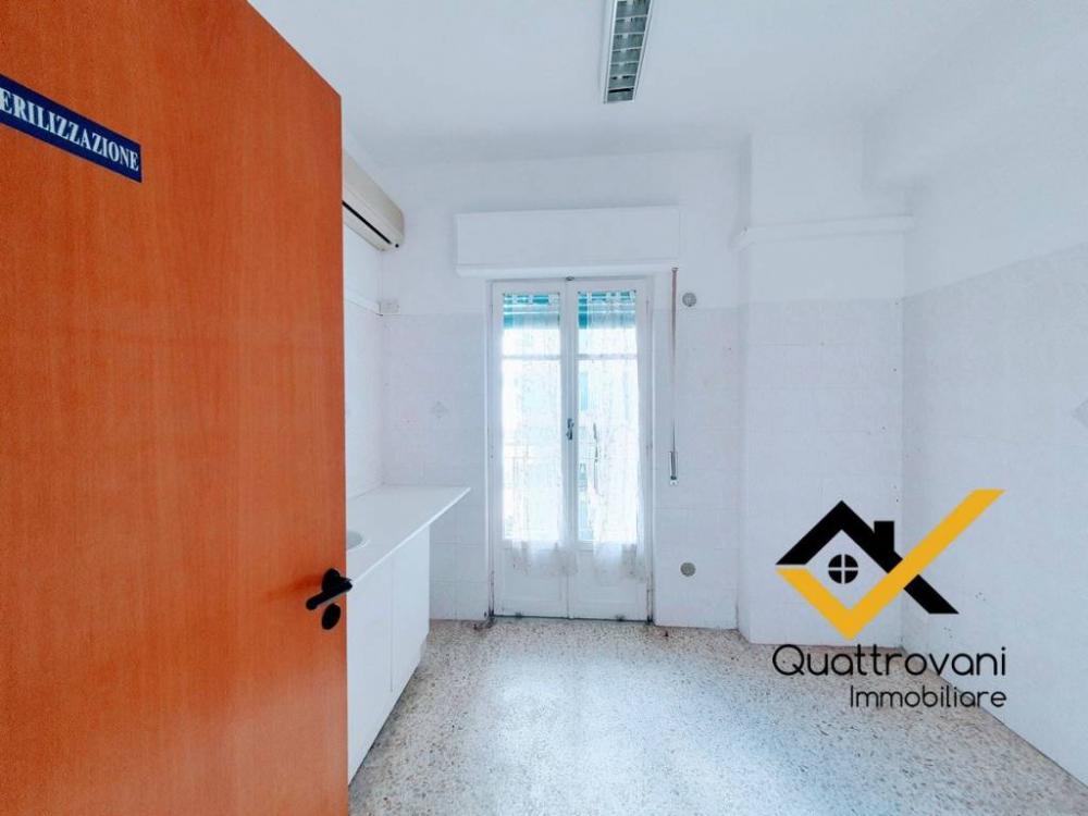 b025843c0aee0e76510443c5d1ab0df0 - Appartamento quadrilocale in vendita a Catania