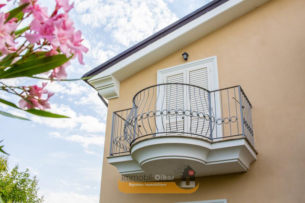 Balcone - Appartamento plurilocale in vendita a Giulianova
