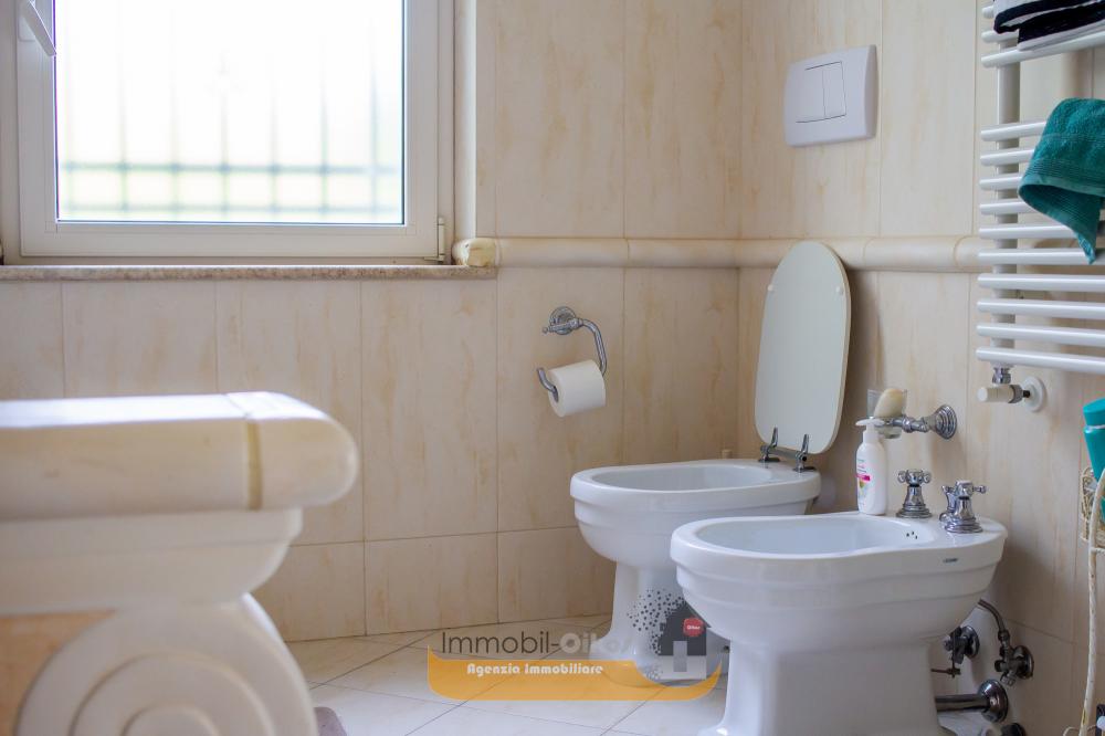 Toilette - Appartamento plurilocale in vendita a Giulianova