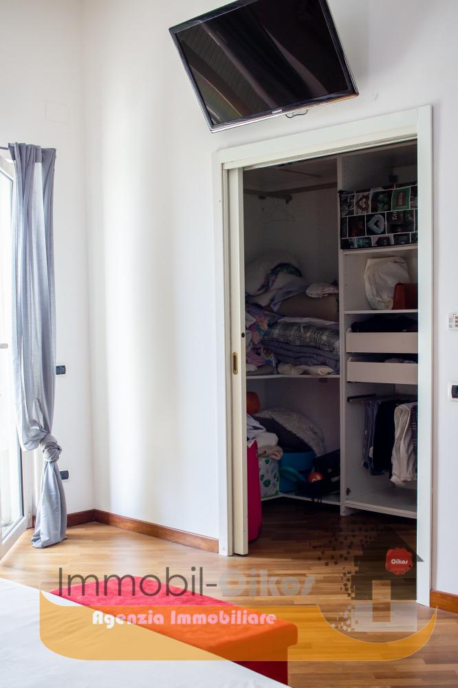 Cabina armadio - Appartamento plurilocale in vendita a Giulianova