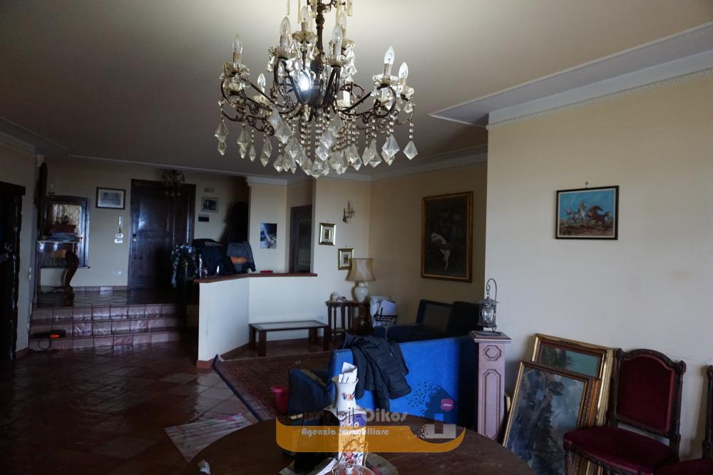 Salone - Appartamento plurilocale in vendita a Giulianova