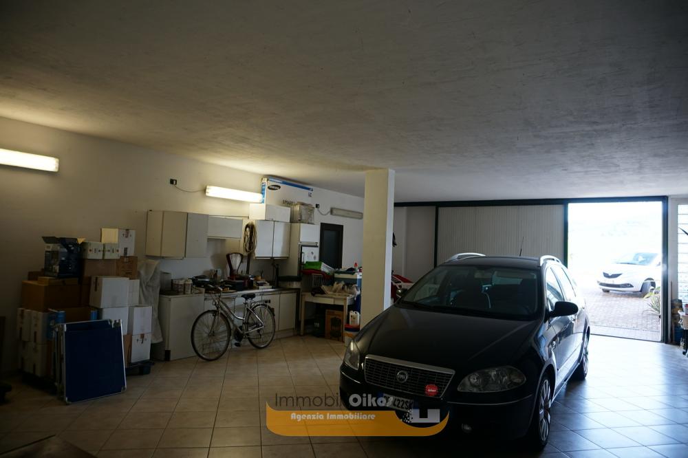 Garage - Appartamento plurilocale in vendita a Roseto degli Abruzzi