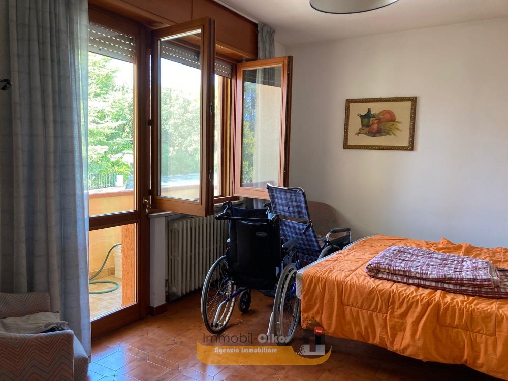 Camera con balcone - Appartamento plurilocale in vendita a Roseto degli Abruzzi