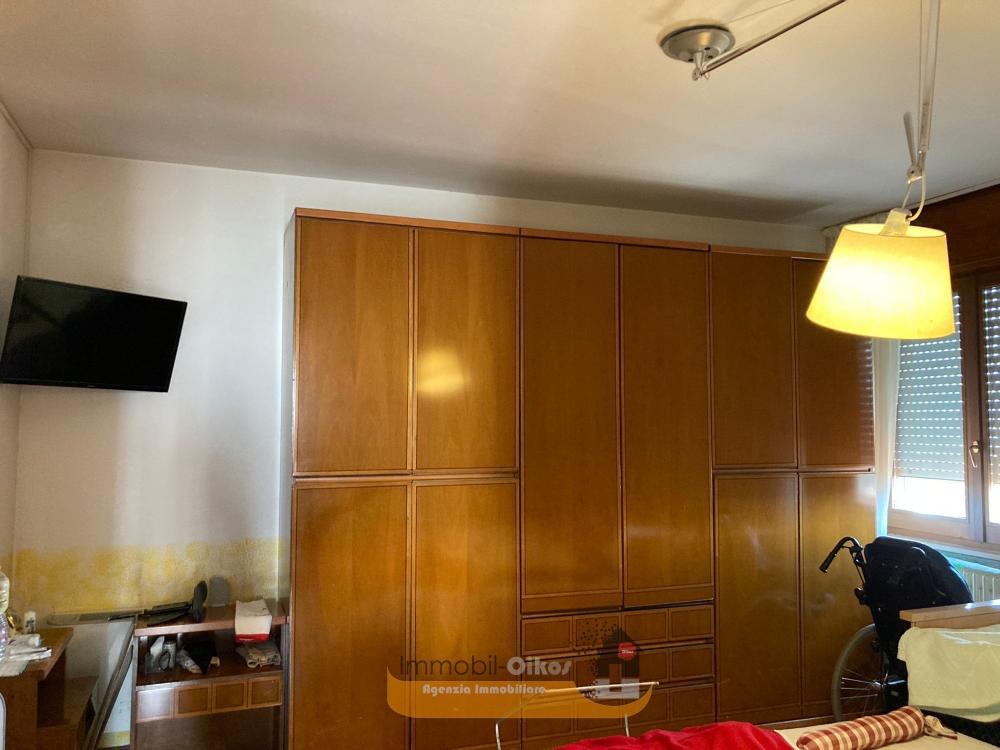 Camera con bagno - Appartamento plurilocale in vendita a Roseto degli Abruzzi