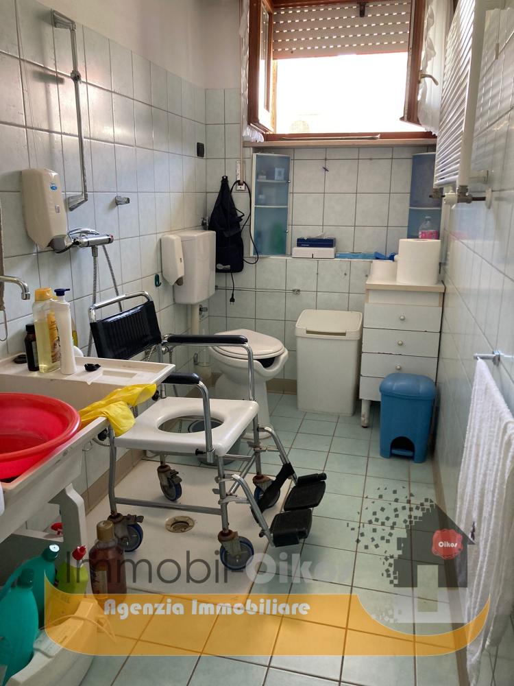 Bagno in camera - Appartamento plurilocale in vendita a Roseto degli Abruzzi