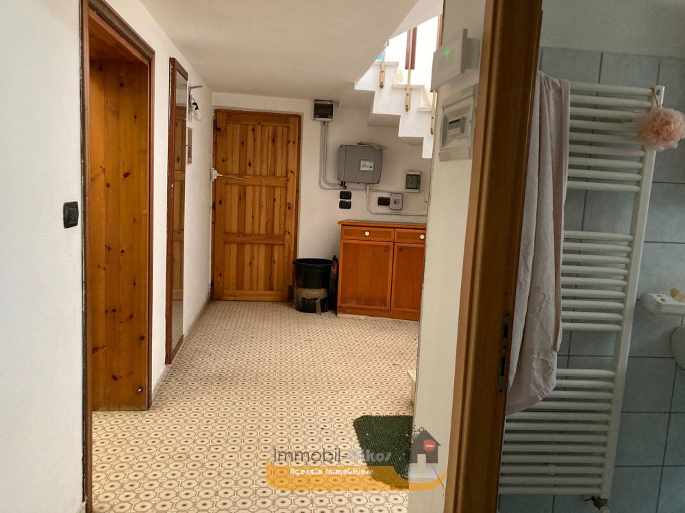 Corridoio seminterrato - Appartamento plurilocale in vendita a Roseto degli Abruzzi