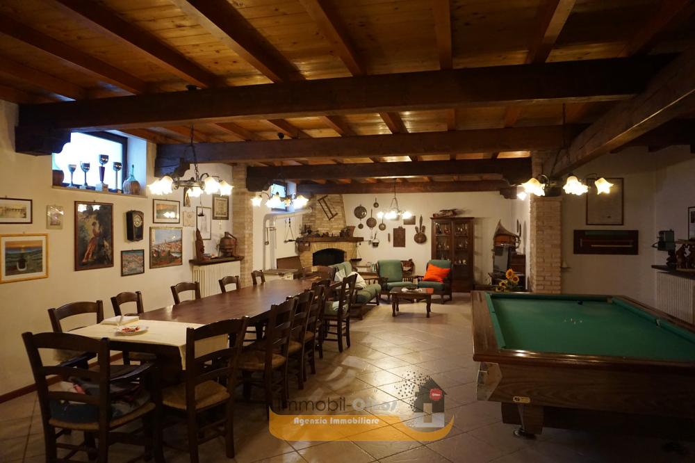 Taverna - Appartamento plurilocale in vendita a Roseto degli Abruzzi
