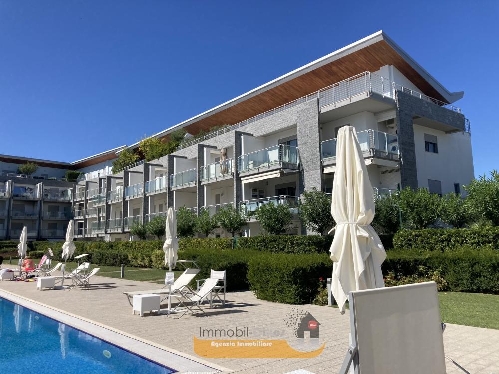 Piscina residenziale - Villa indipendente trilocale in vendita a Silvi